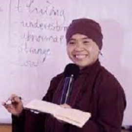 Zr Boi Nghiem in dharmalezing over gender inclusiviteit